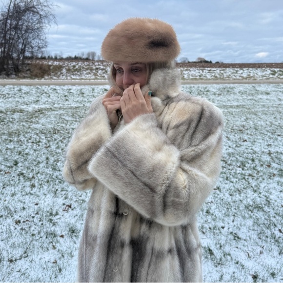 Vintage real fur hat apres ski aspen beret Courchevel NYC glam puffer hat - Picture 3 of 9